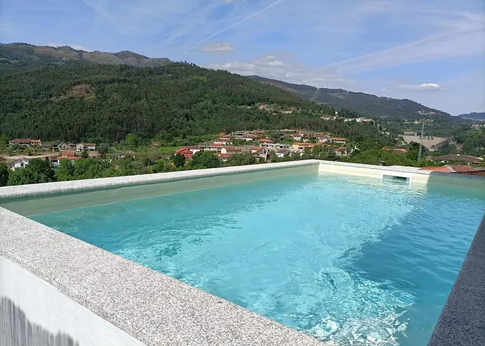 Casa Amarela Da Canicada
