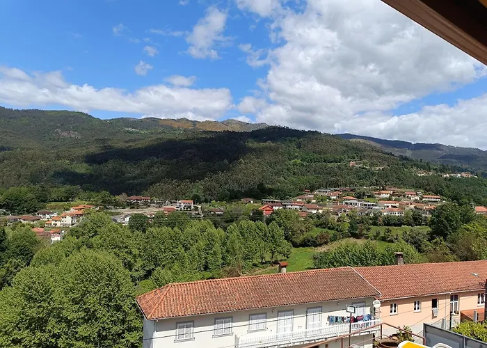 Casa Amarela Da Canicada