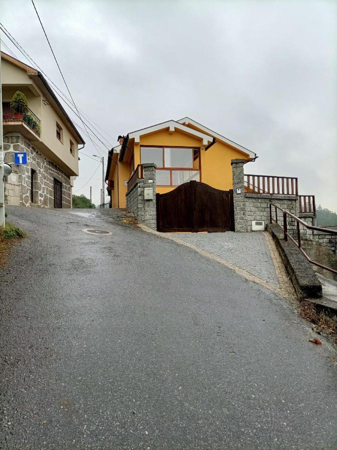 Casa Amarela Da Canicada